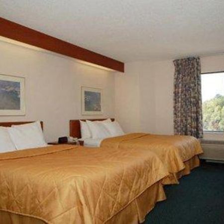 Baymont By Wyndham Mooresville Kamer foto